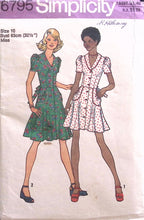 Load image into Gallery viewer, Vintage Sewing Pattern: Simplicity 6795