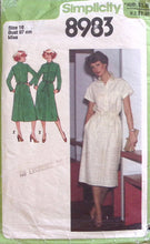 Load image into Gallery viewer, Vintage Sewing Pattern: Simplicity 8983