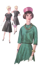 Load image into Gallery viewer, Vintage Sewing Pattern: Simplicity 4115
