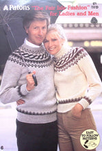 Load image into Gallery viewer, Vintage Patons Knitting Book 671