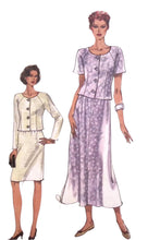 Load image into Gallery viewer, Sewing Pattern: Vogue 7015