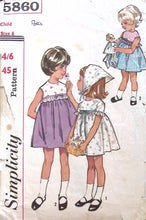 Load image into Gallery viewer, Vintage Sewing Pattern: Simplicity 5860