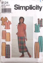Load image into Gallery viewer, Vintage Sewing Pattern: Simplicity 8124