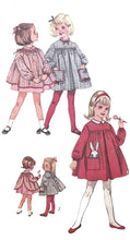 Load image into Gallery viewer, Vintage Sewing Pattern: Simplicity 4152