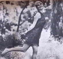 Load image into Gallery viewer, Vintage Sewing Pattern: Mail Order