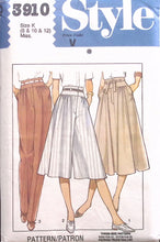 Load image into Gallery viewer, Vintage Sewing Pattern: Style 3910