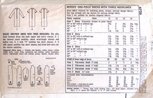 Load image into Gallery viewer, Vintage Sewing Pattern: Simplicity 6726
