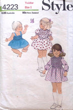 Load image into Gallery viewer, Vintage Sewing Pattern: Style 4223