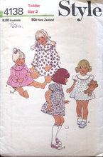 Load image into Gallery viewer, Vintage Sewing Pattern: Style 4138