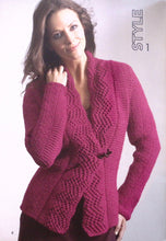 Load image into Gallery viewer, Patons Knitting Book 1250