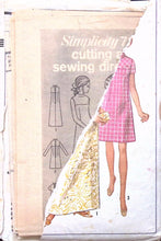 Load image into Gallery viewer, Vintage Sewing Pattern: Simplicity 7345
