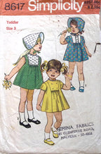 Load image into Gallery viewer, Vintage Sewing Pattern: Simplicity 8617