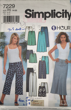 Load image into Gallery viewer, Sewing Pattern: Simplicity 7229