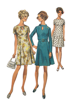 Load image into Gallery viewer, 1969 Vintage Sewing Pattern: Simplicity 8192