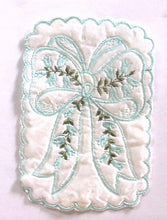 Load image into Gallery viewer, Vintage Sew-On Embroidery Motifs for Towels