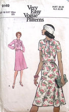 Load image into Gallery viewer, Vintage Sewing Pattern: Vogue 9149