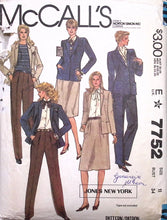 Load image into Gallery viewer, 1981 Vintage Sewing Pattern: McCalls 7752