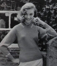 Load image into Gallery viewer, Patons Knitting Book No.556