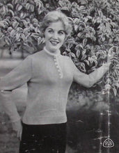 Load image into Gallery viewer, Patons Knitting Book No.556