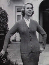 Load image into Gallery viewer, Patons Knitting Book No.541