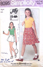 Load image into Gallery viewer, Vintage Sewing Pattern: Simplicity 8095