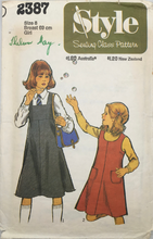 Load image into Gallery viewer, 1978 Vintage Sewing Pattern: Style 2387