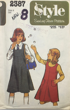 Load image into Gallery viewer, 1978 Vintage Sewing Pattern: Style 2387