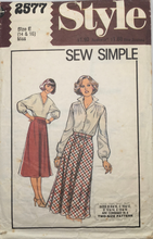 Load image into Gallery viewer, 1979 Vintage Sewing Pattern: Style 2577