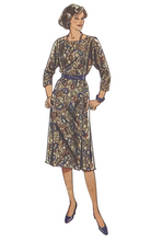 Load image into Gallery viewer, Sewing Pattern: Style 4209