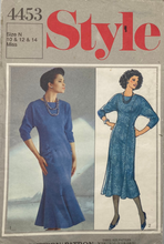 Load image into Gallery viewer, Sewing Pattern: Style 4453