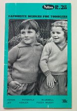 Load image into Gallery viewer, 1960's Vintage Patons Knitting Book No.R:28