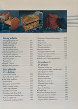 Load image into Gallery viewer, Reader's Digest The Make-it-Yourself Gift Book