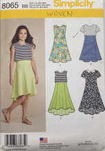 Load image into Gallery viewer, Sewing Pattern: Simplicity 8065