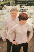 Load image into Gallery viewer, Patons Knitting Booklet No.771