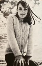 Load image into Gallery viewer, Patons Knitting Booklet No.809