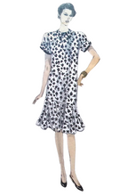 Load image into Gallery viewer, Vintage Sewing Pattern: Vogue 2444