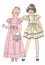 Load image into Gallery viewer, Vintage Sewing Pattern: Simplicity 7947