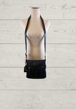 Load image into Gallery viewer, Fossil Vintage Leather Bag