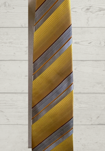 Load image into Gallery viewer, Essential Neckwear Men's Tie