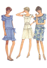 Load image into Gallery viewer, Vintage Sewing Pattern: Style 3923