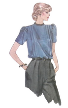 Load image into Gallery viewer, Vintage Sewing Pattern: Vogue 8137