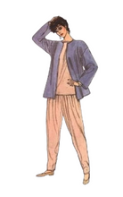 Load image into Gallery viewer, Vintage Sewing Pattern: Vogue 8402