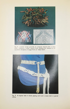 Load image into Gallery viewer, Macrame the Craft of Knotting by Jacqueline Short