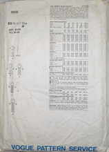 Load image into Gallery viewer, 1979 Vintage Sewing Pattern: Vogue 1923