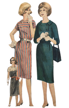 Load image into Gallery viewer, 1960's Vintage Sewing Pattern: Vogue 5215