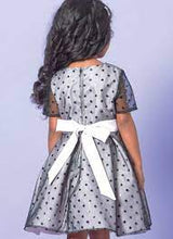 Load image into Gallery viewer, Sewing Pattern: McCalls M7707