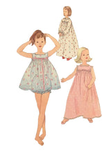 Load image into Gallery viewer, Vintage Sewing Pattern: Simplicity 2582