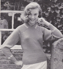 Load image into Gallery viewer, Patons Knitting Book No.556