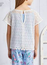 Load image into Gallery viewer, Sewing Pattern: Simplicity 8621