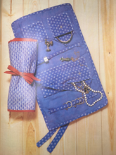 Load image into Gallery viewer, Creative Sewing: In Association with SINGER: By Pauline Bruce